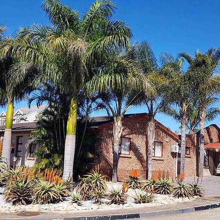 Rainbow Guest House And Tours Uitenhage Екстериор снимка