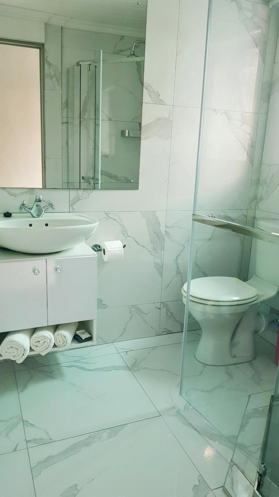 Rainbow Guest House And Tours Uitenhage Екстериор снимка